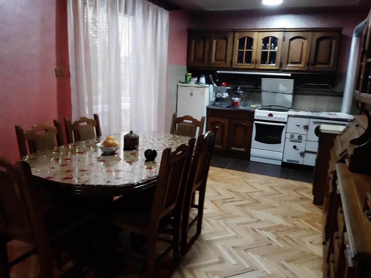 Vila Mir Πίροτ Εξωτερικό φωτογραφία