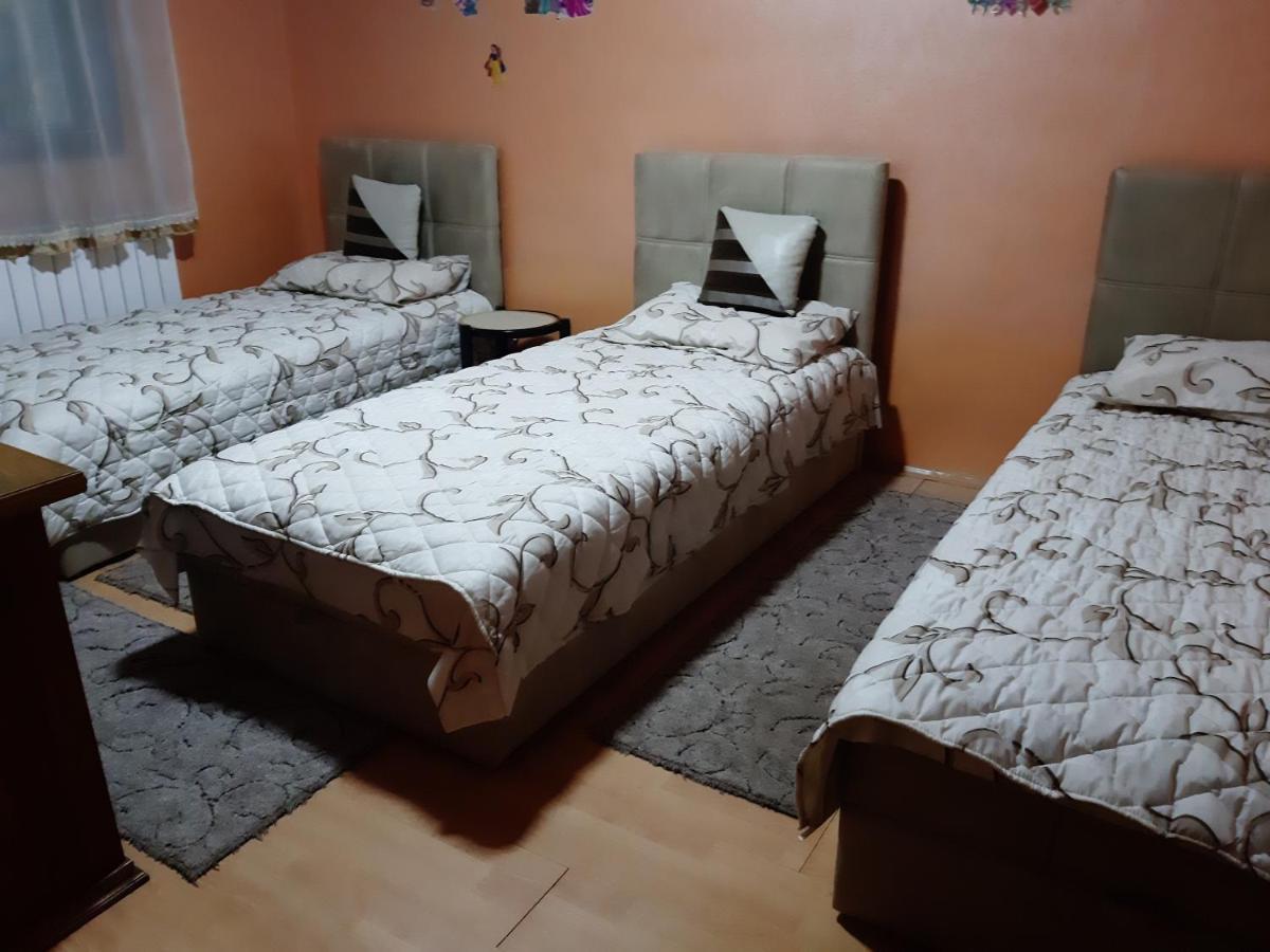 Vila Mir Πίροτ Εξωτερικό φωτογραφία