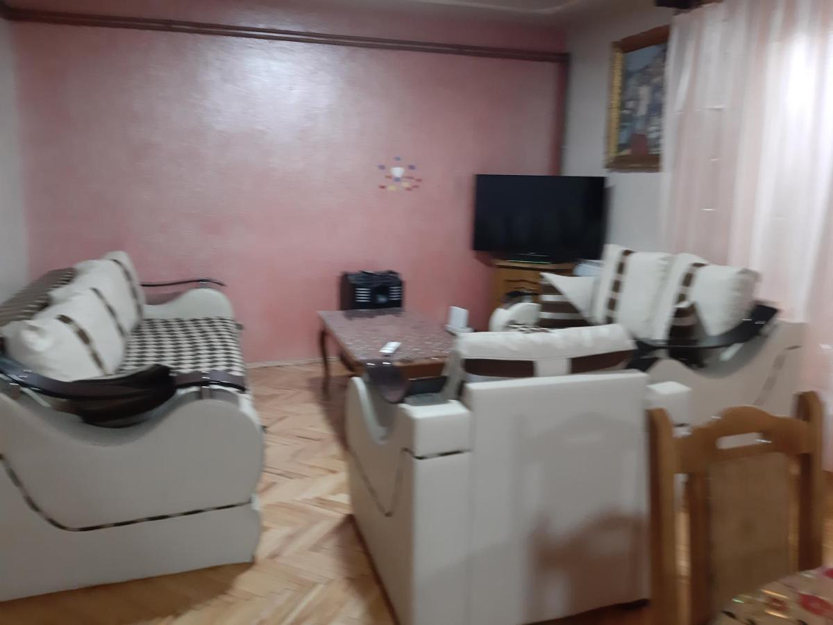 Vila Mir Πίροτ Εξωτερικό φωτογραφία