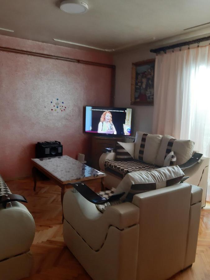 Vila Mir Πίροτ Εξωτερικό φωτογραφία