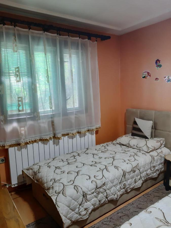 Vila Mir Πίροτ Εξωτερικό φωτογραφία