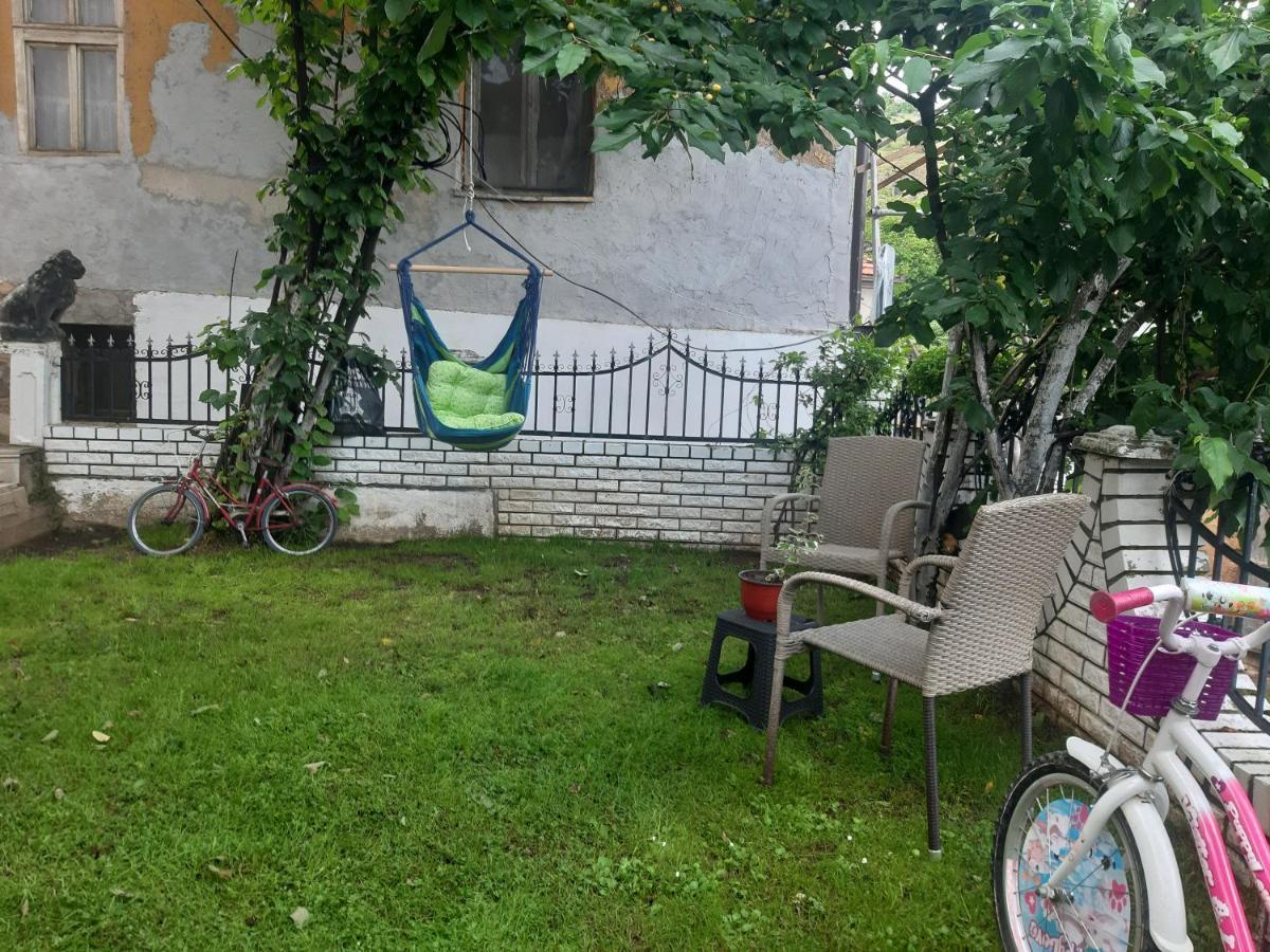 Vila Mir Πίροτ Εξωτερικό φωτογραφία